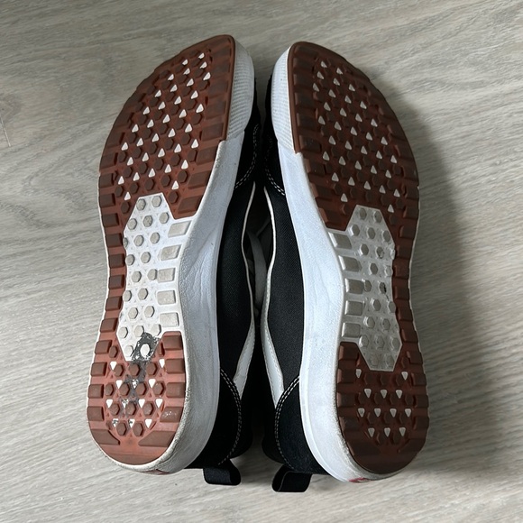 Vans Men's Black and White Sneakers - Picture 4 of 10